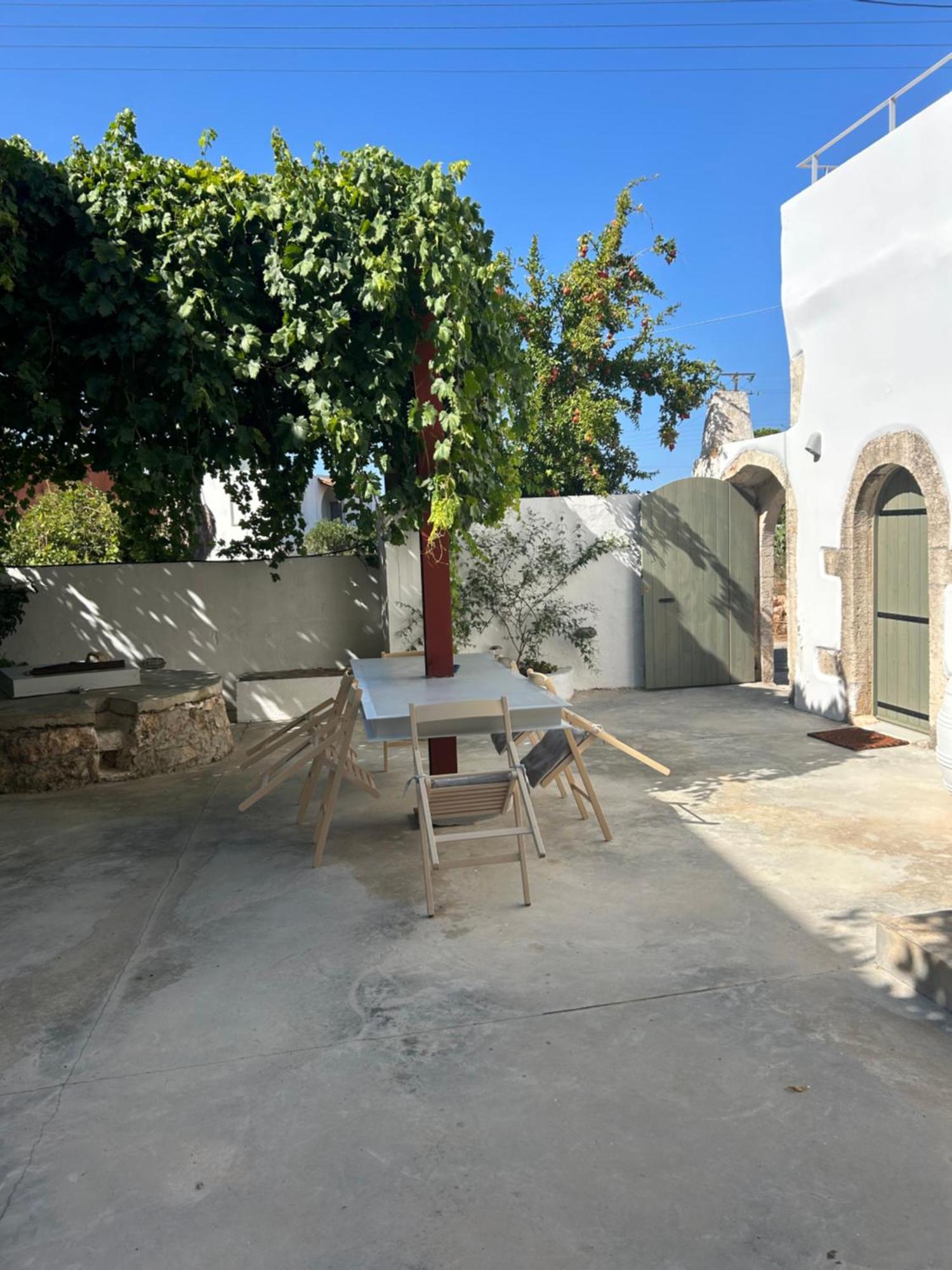 Tholos Cottage Stérnai Eksteriør billede